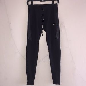 Black Nike leggings